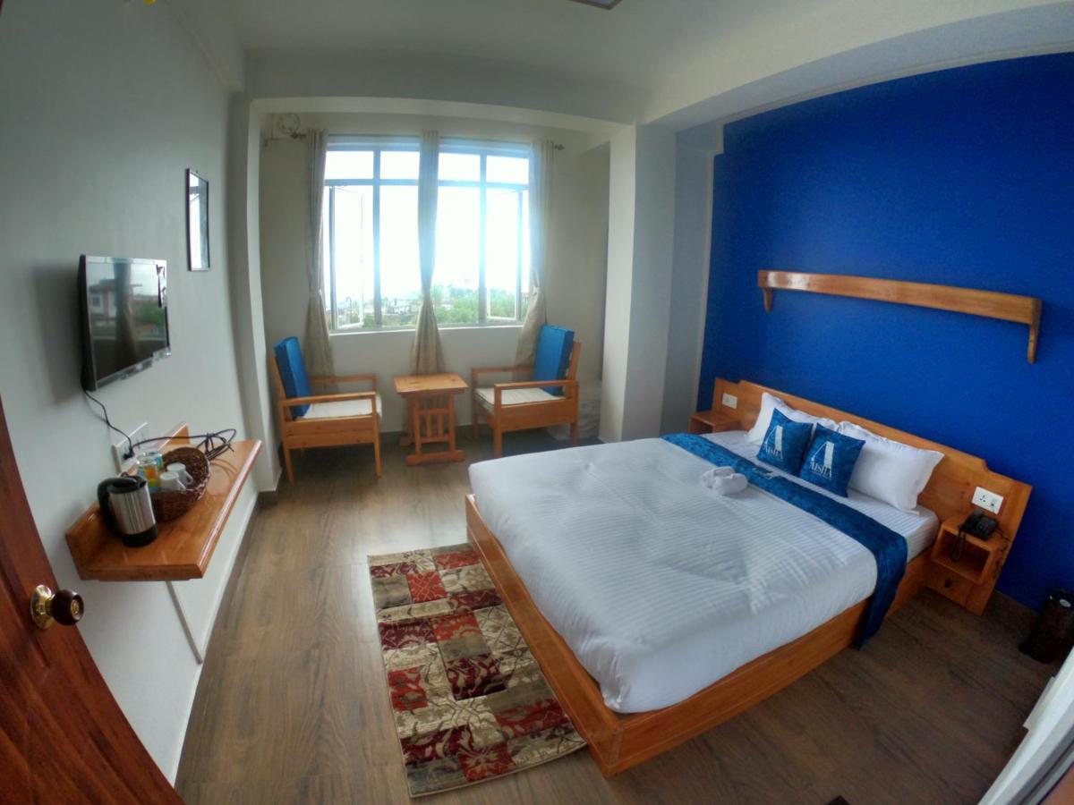 צ'ראפונג'י Aisha Guest House Bed & Breakfast מראה חיצוני תמונה
